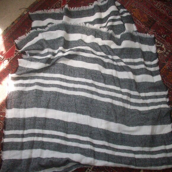 Women’s Striped Blanket Scarf Warm Winter Light Fringe Shawl Wrap Acrylic 77x39" - Picture 3 of 5